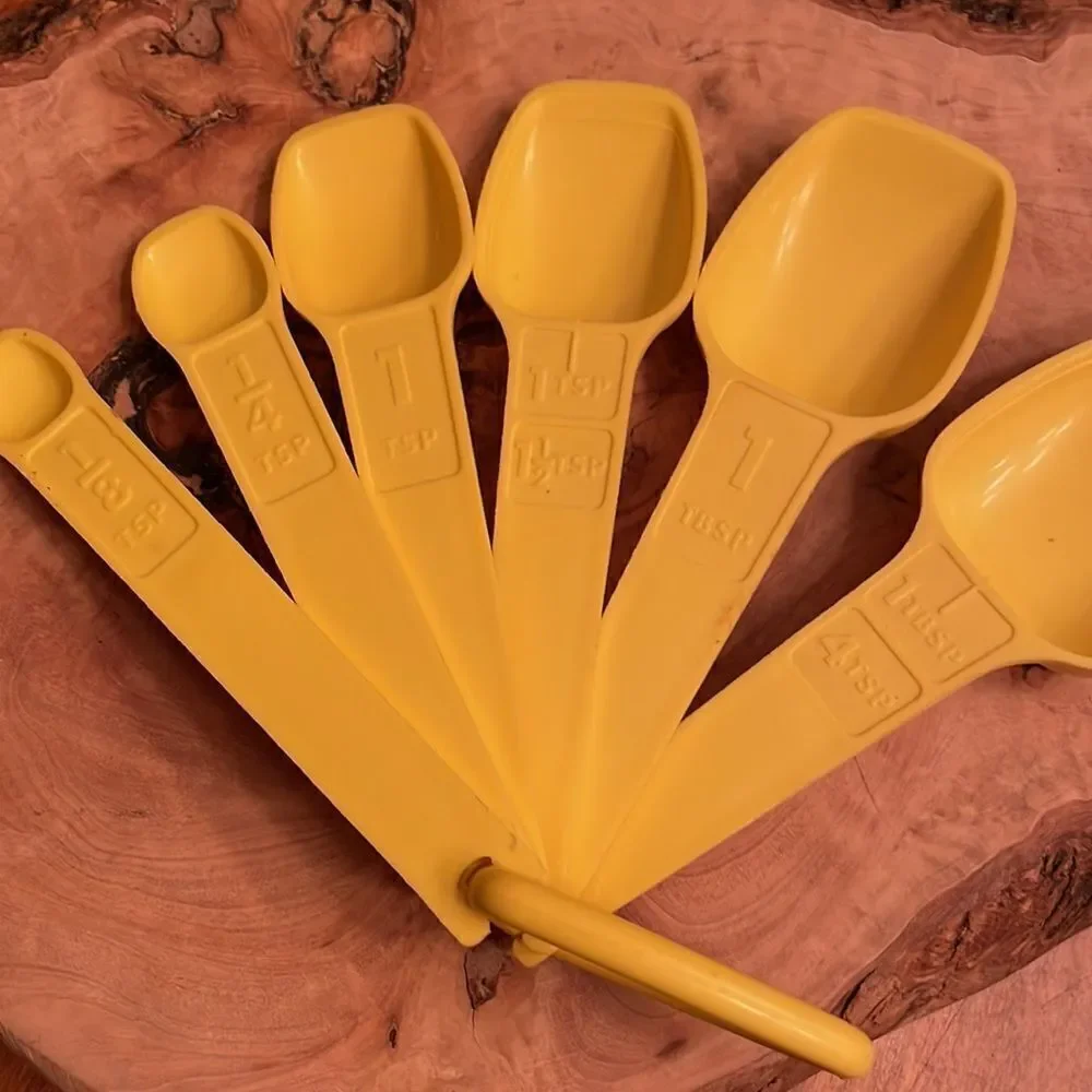 Set of 6 Daffodil Yellow Measuring Spoons